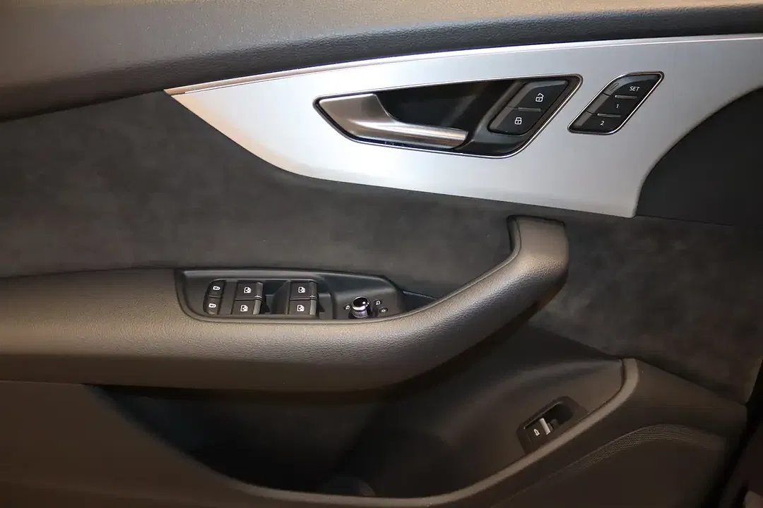 Audi SQ7 4.0 TFSI - Thumbnail 15