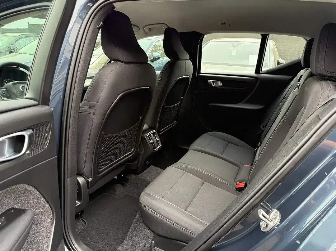 Volvo XC40 T2 1.5 - Thumbnail 13