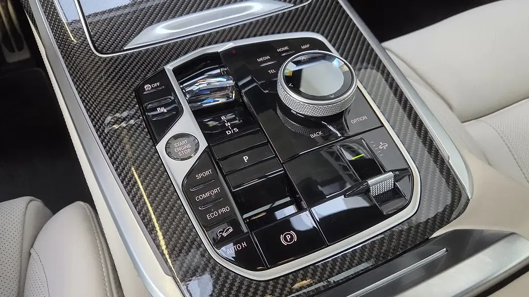 BMW X7 M - Thumbnail 6