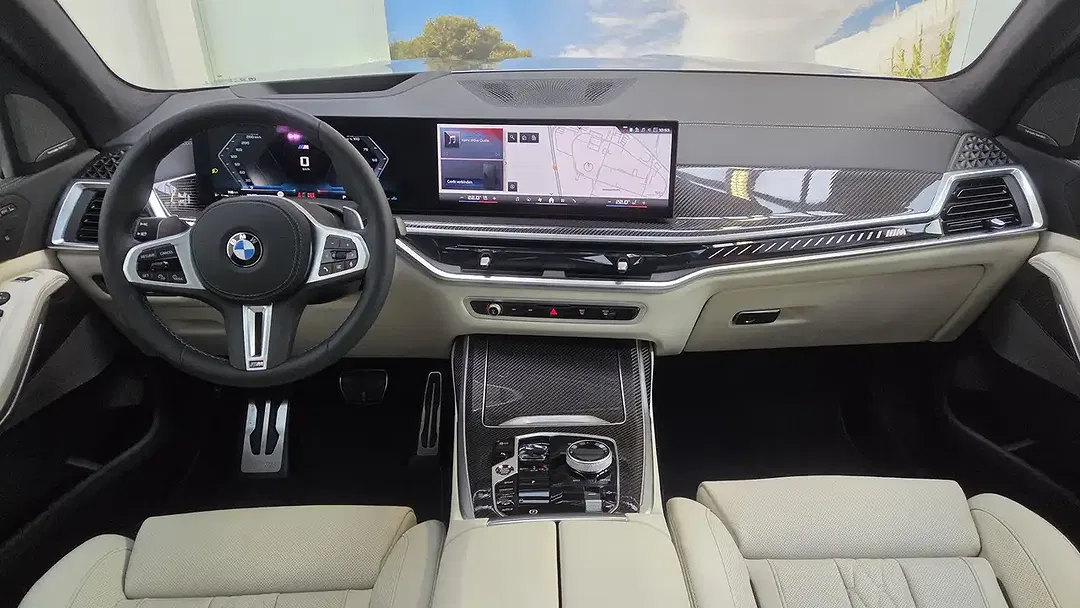 BMW X7 M - Thumbnail 4