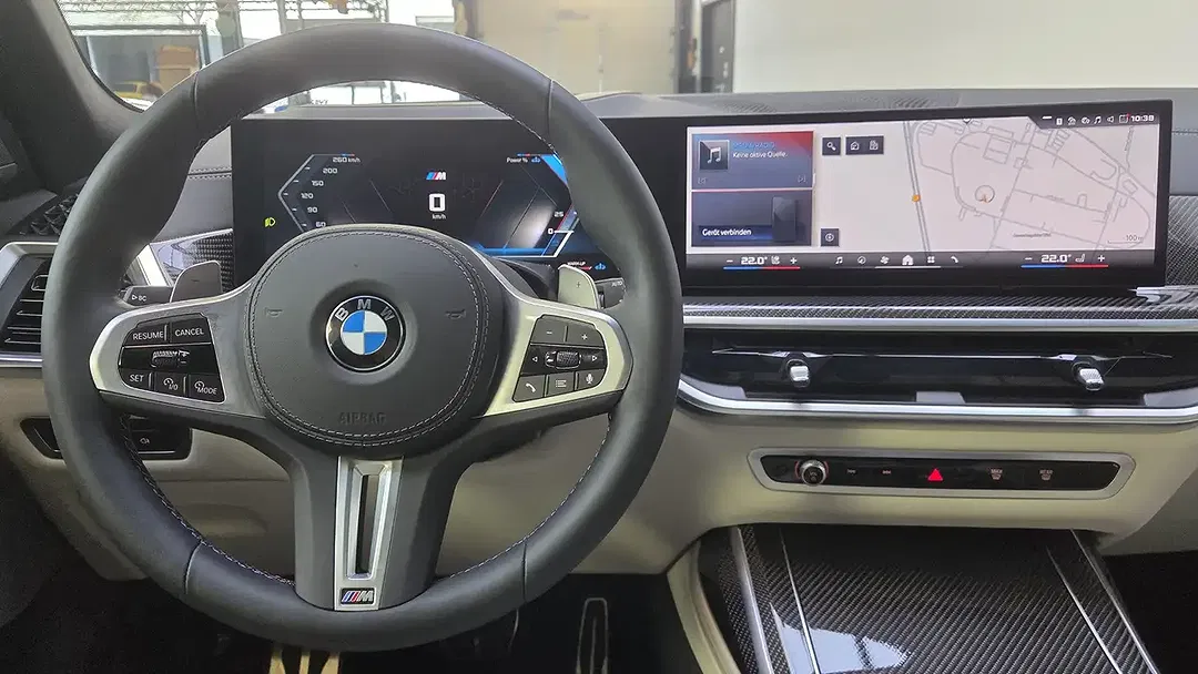 BMW X7 M - Thumbnail 5