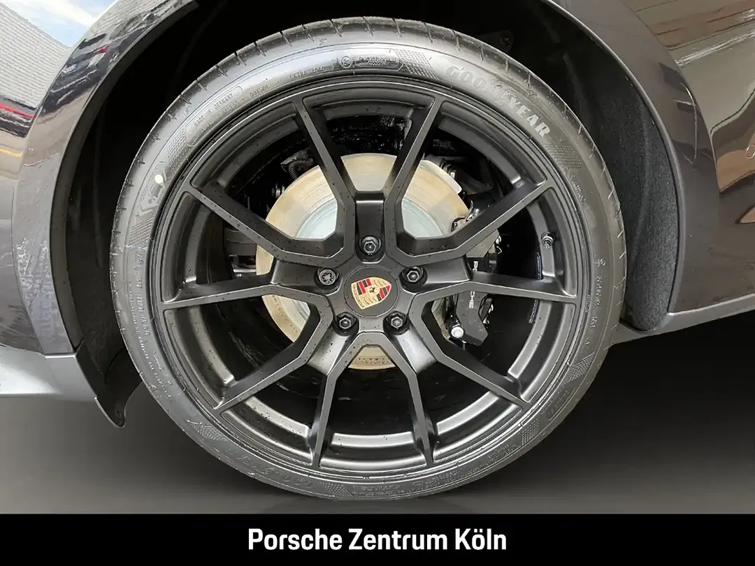 Porsche Taycan GTS - Thumbnail 11