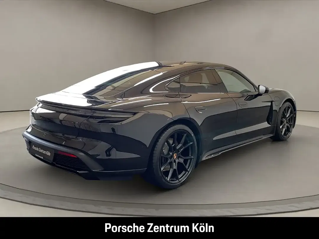 Porsche Taycan GTS - Thumbnail 5