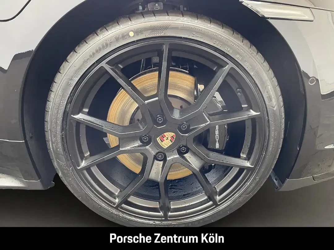 Porsche Taycan GTS - Thumbnail 9