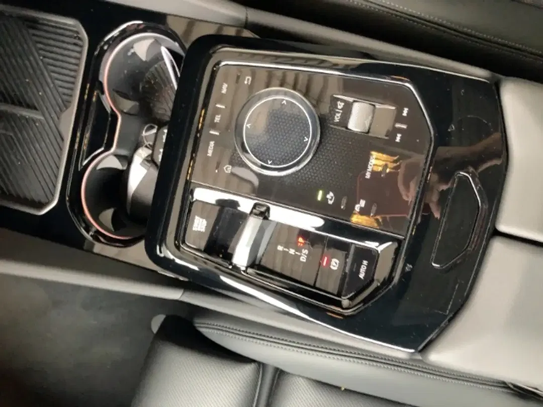BMW 520 xDrive Touring M Sport - Thumbnail 11