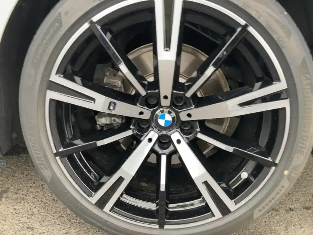 BMW 520 xDrive Touring M Sport - Thumbnail 13