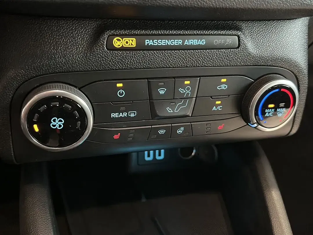 Ford Focus Cool & Connect - Thumbnail 19