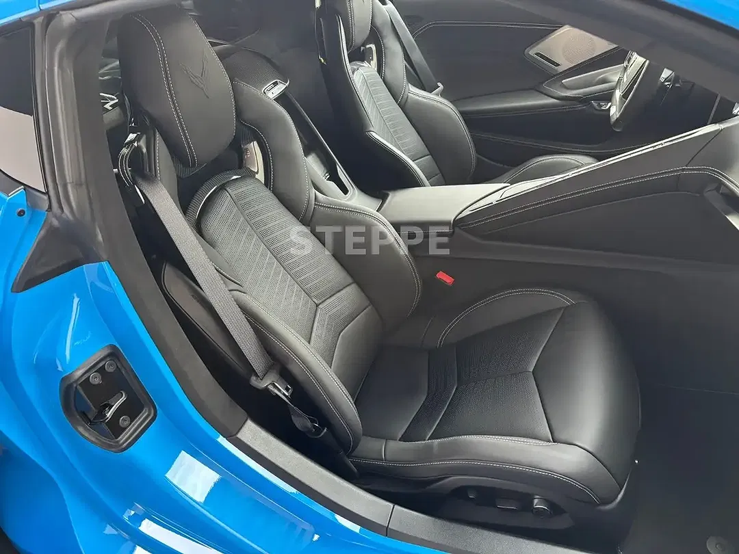Corvette C8 E-Ray 3LZ Coupe - Thumbnail 13