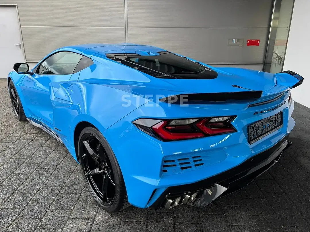 Corvette C8 E-Ray 3LZ Coupe - Thumbnail 4