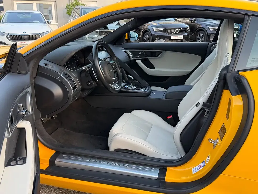 Jaguar F-Type P300 Coupe R-Dynamic - Thumbnail 14