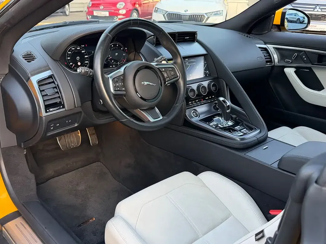 Jaguar F-Type P300 Coupe R-Dynamic - Thumbnail 9