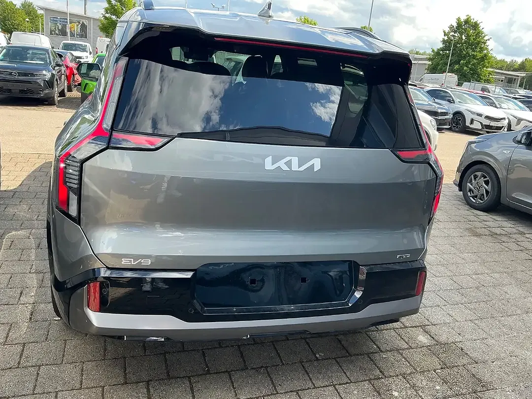 Kia EV9 GT - Thumbnail 5