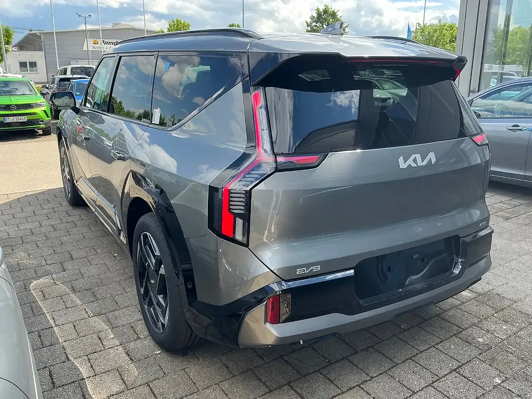 Kia EV9 GT - Thumbnail 6