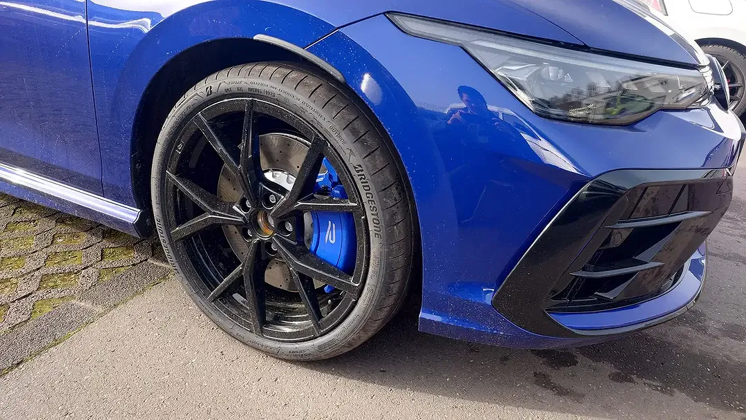 Volkswagen Golf R 2.0 TSI DSG 4Motion - Thumbnail 6