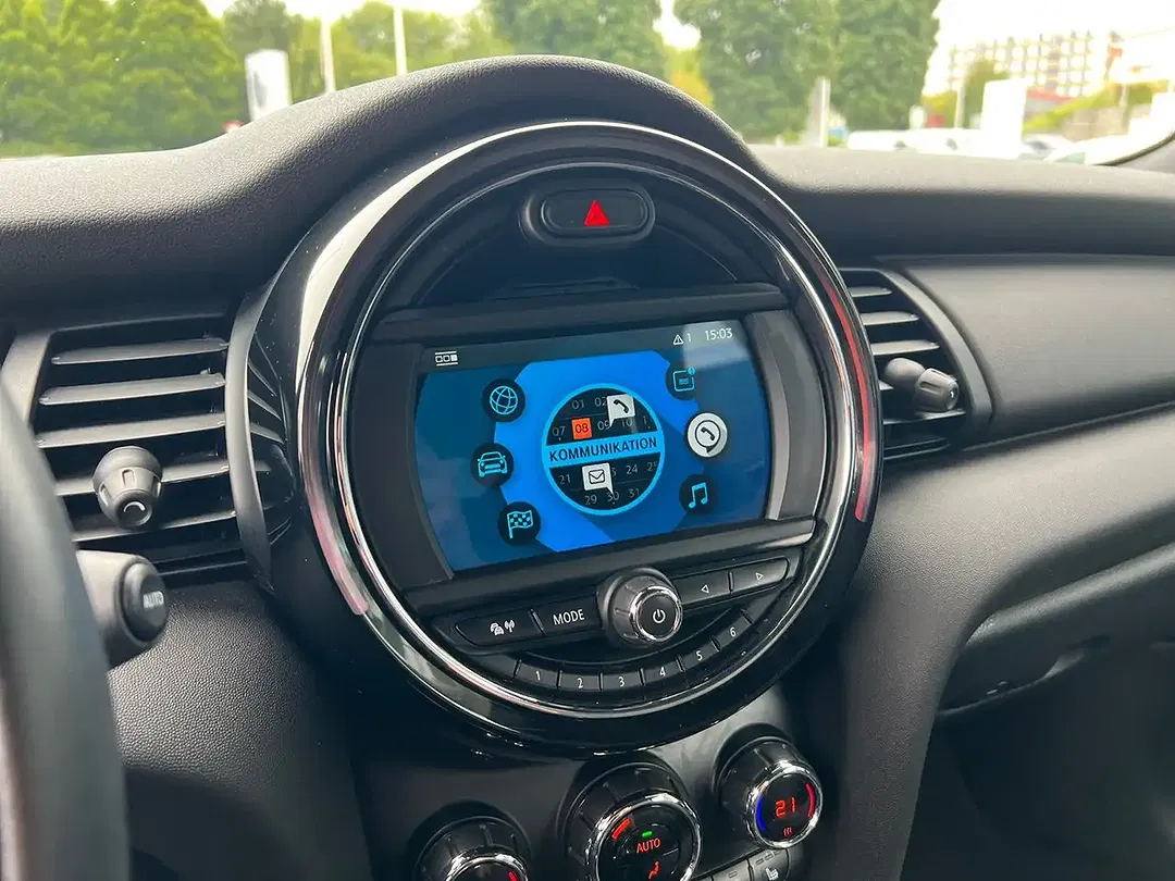 MINI One Cabrio - Thumbnail 10