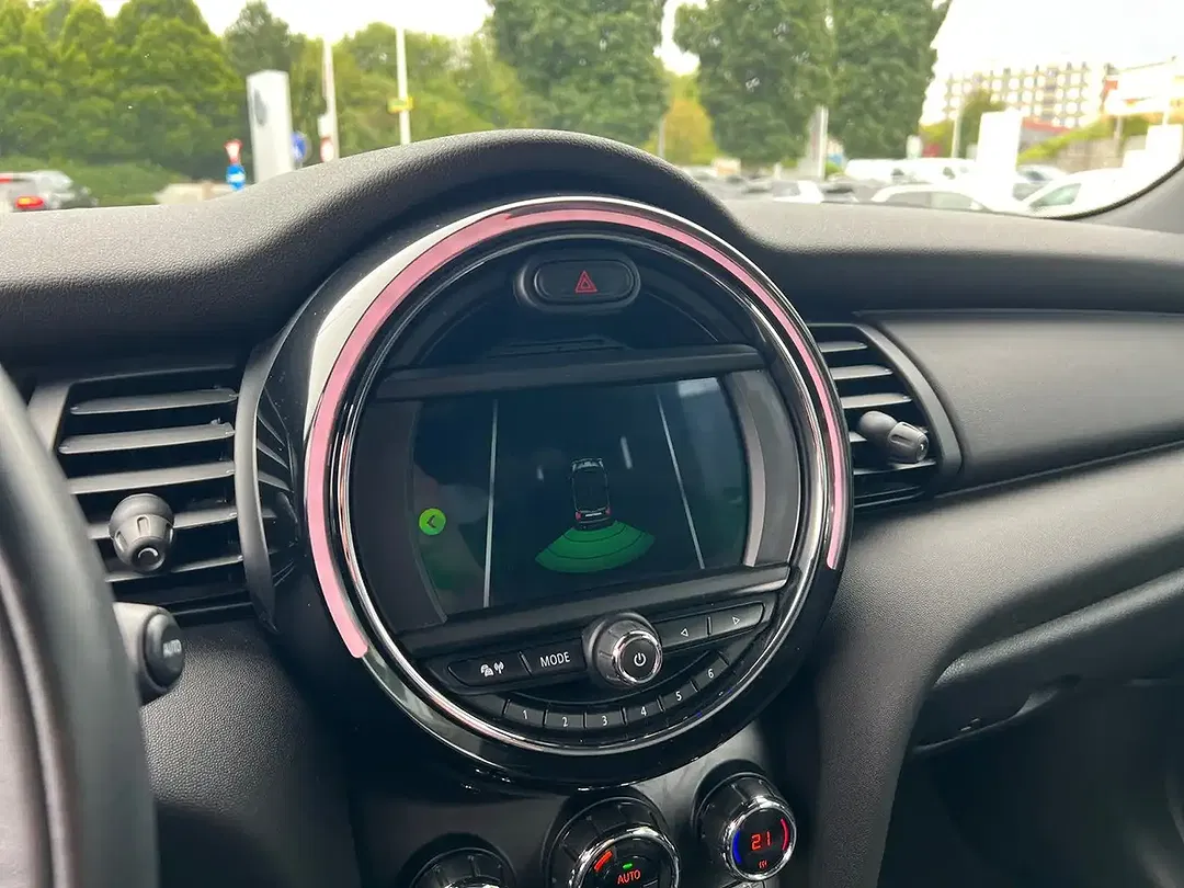 MINI One Cabrio - Thumbnail 11