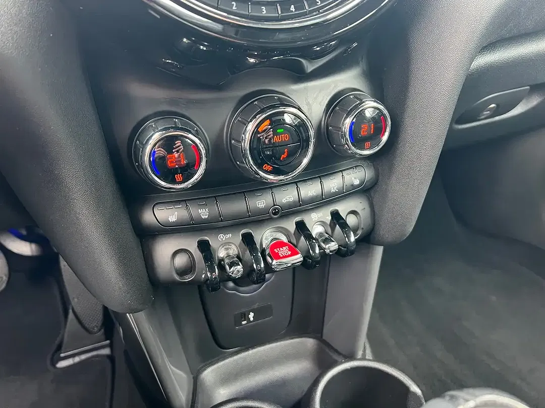 MINI One Cabrio - Thumbnail 12