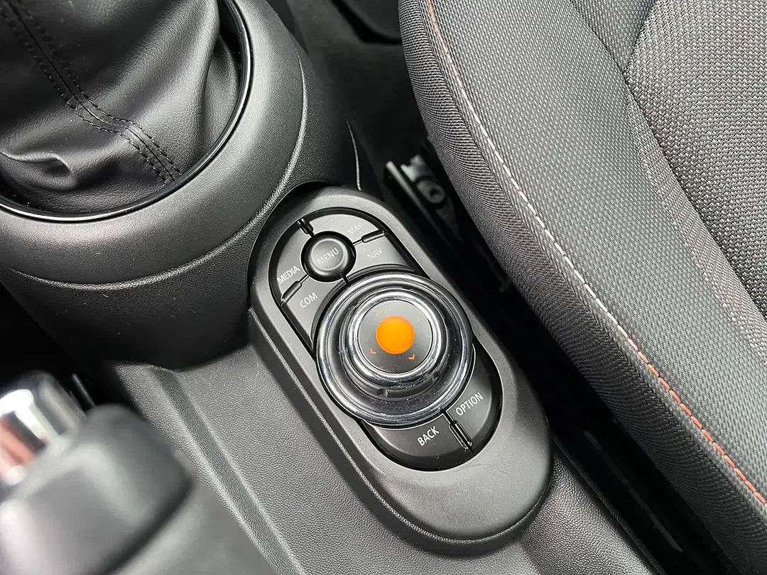 MINI One Cabrio - Thumbnail 13