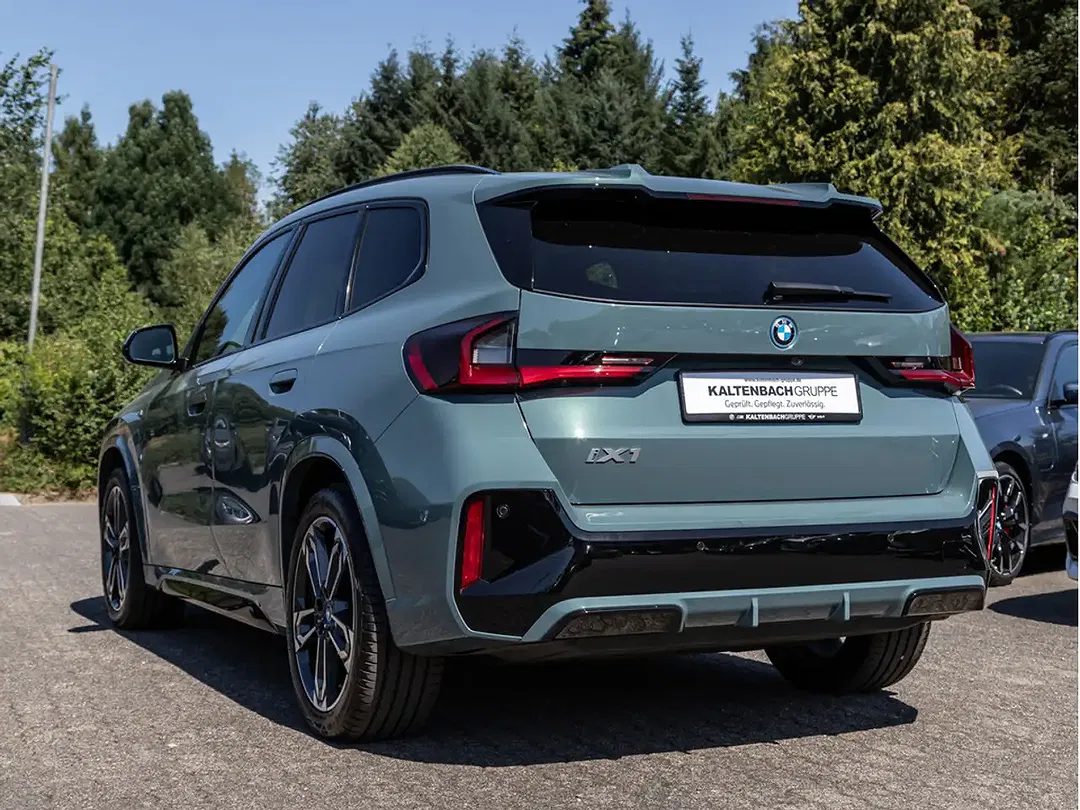 BMW iX1 xDrive M Sport Pro - Thumbnail 6