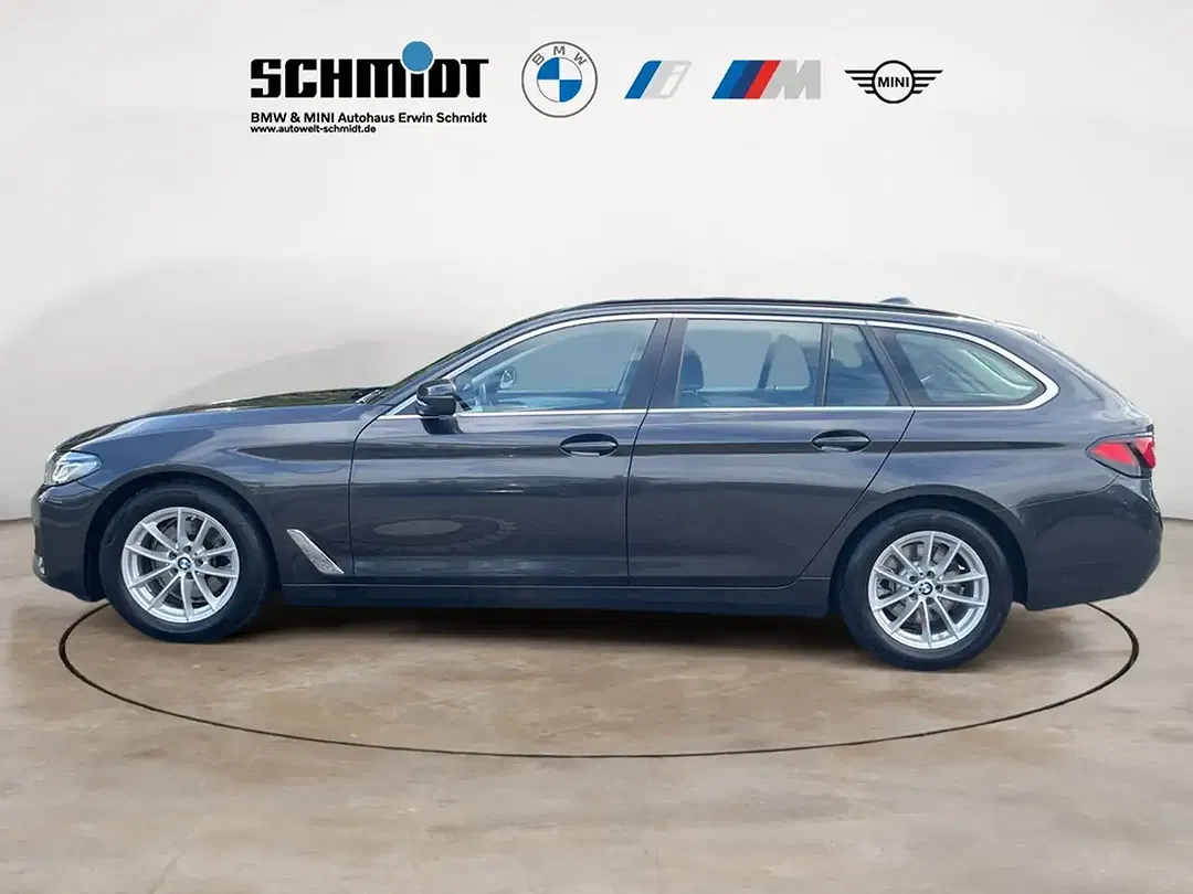 BMW 520 xDrive Touring - Thumbnail 3