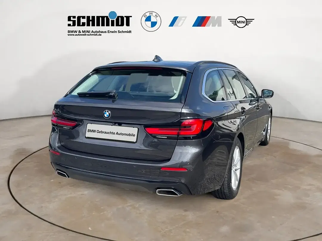 BMW 520 xDrive Touring - Thumbnail 6