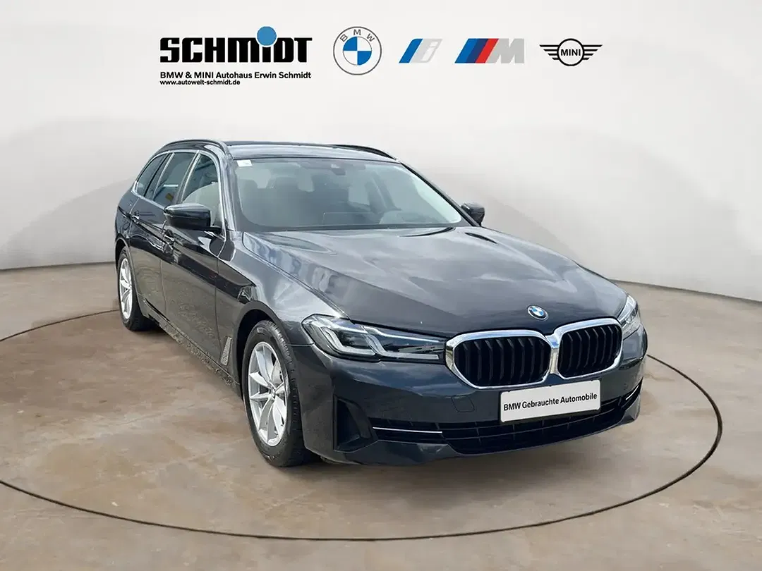 BMW 520 xDrive Touring - Thumbnail 8