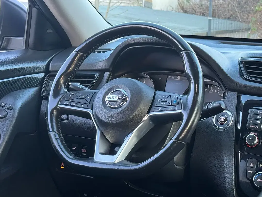 Nissan X-Trail 4x4 N-Tec - Thumbnail 14