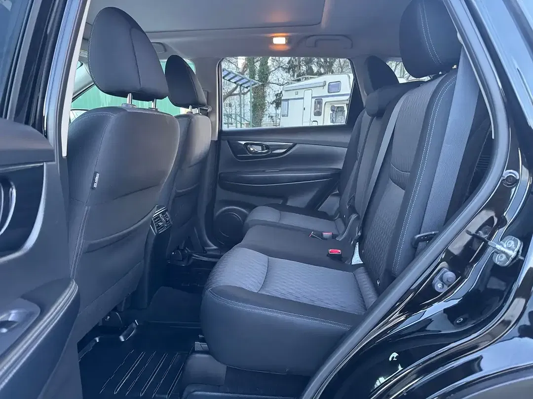 Nissan X-Trail 4x4 N-Tec - Thumbnail 15