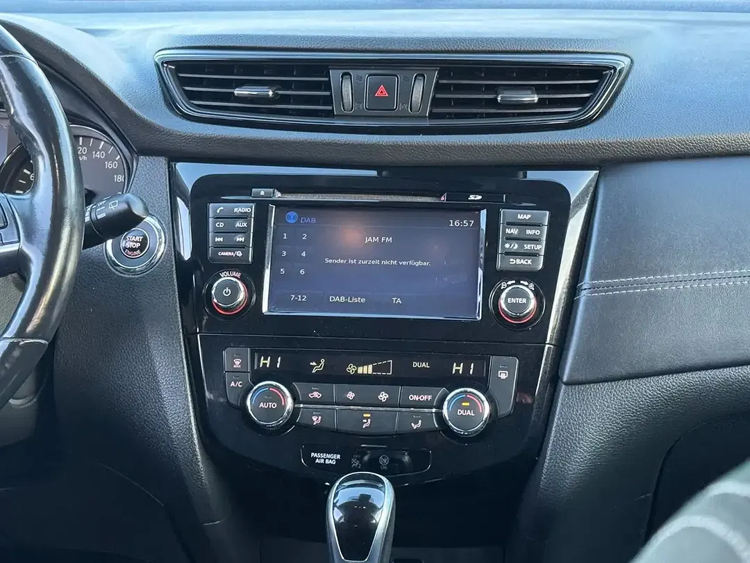 Nissan X-Trail 4x4 N-Tec - Thumbnail 17