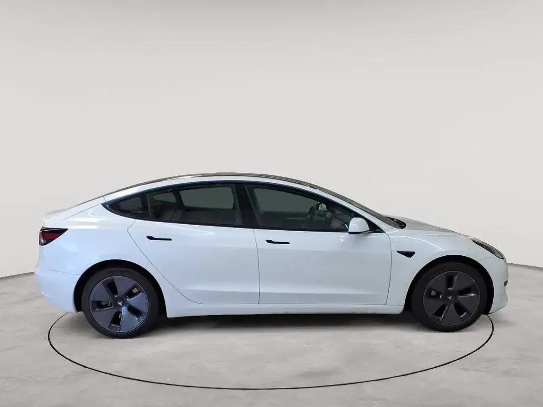 Tesla Model 3 RWD - Thumbnail 3