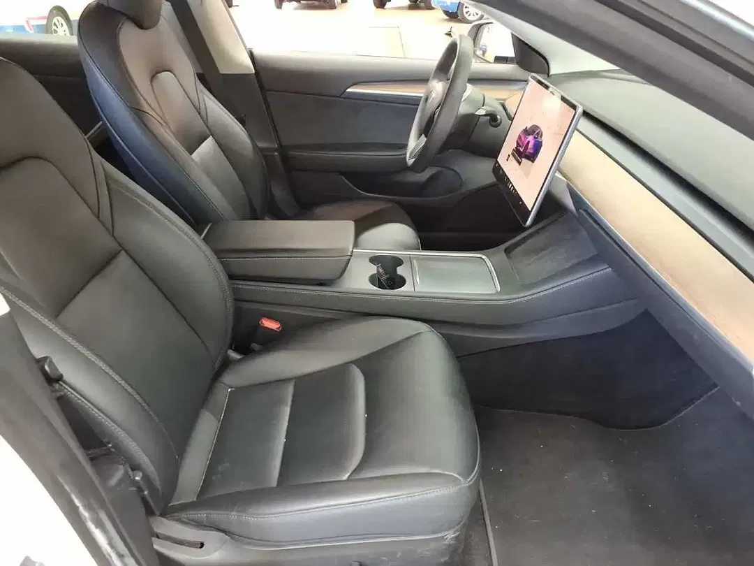 Tesla Model 3 RWD - Thumbnail 8