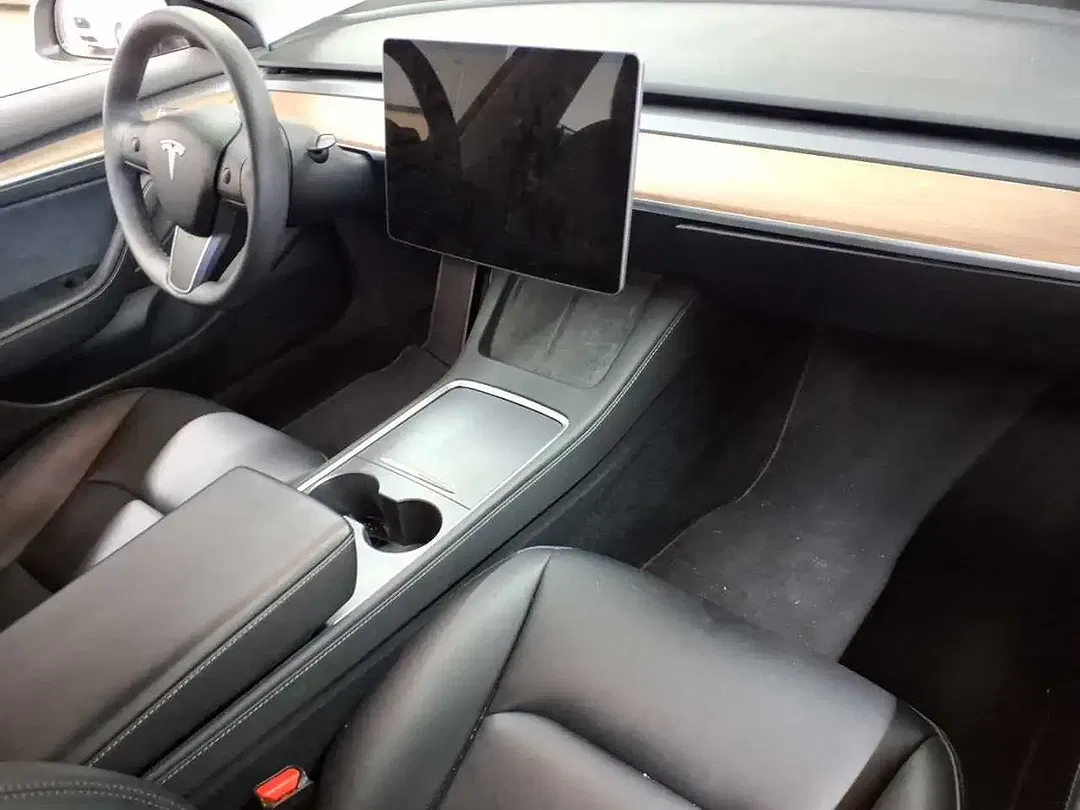 Tesla Model 3 RWD - Thumbnail 9