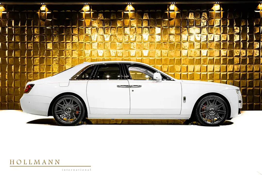 Rolls-Royce Ghost - Thumbnail 4