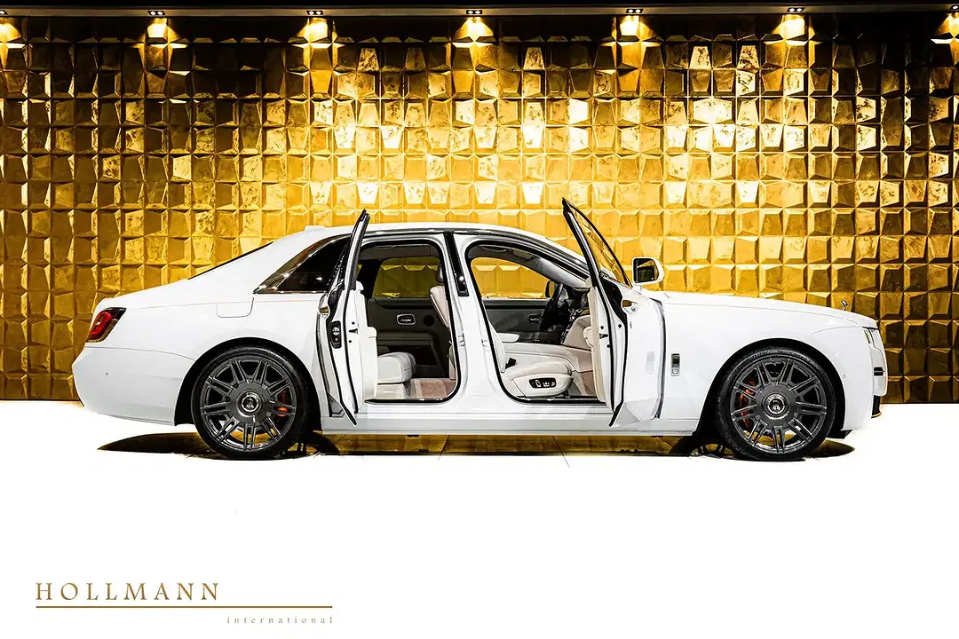 Rolls-Royce Ghost - Thumbnail 5