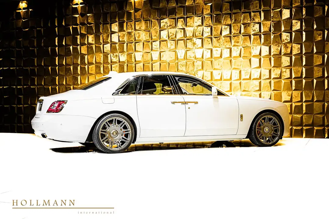 Rolls-Royce Ghost - Thumbnail 8