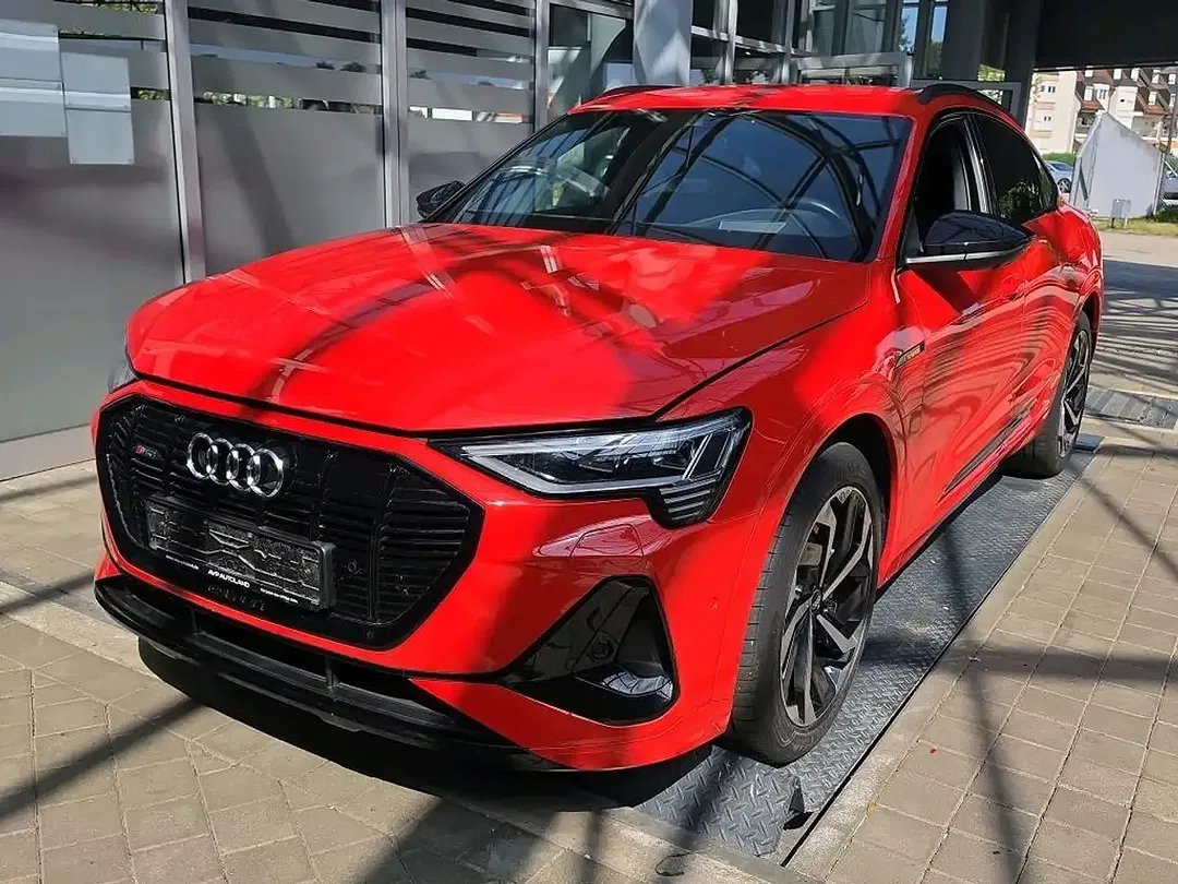 Audi e-tron 55 Sportback S line - Thumbnail 1