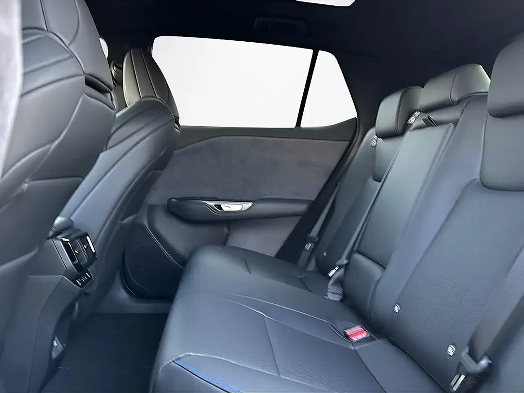 Lexus RZ DIRECT4 F SPORT - Thumbnail 10