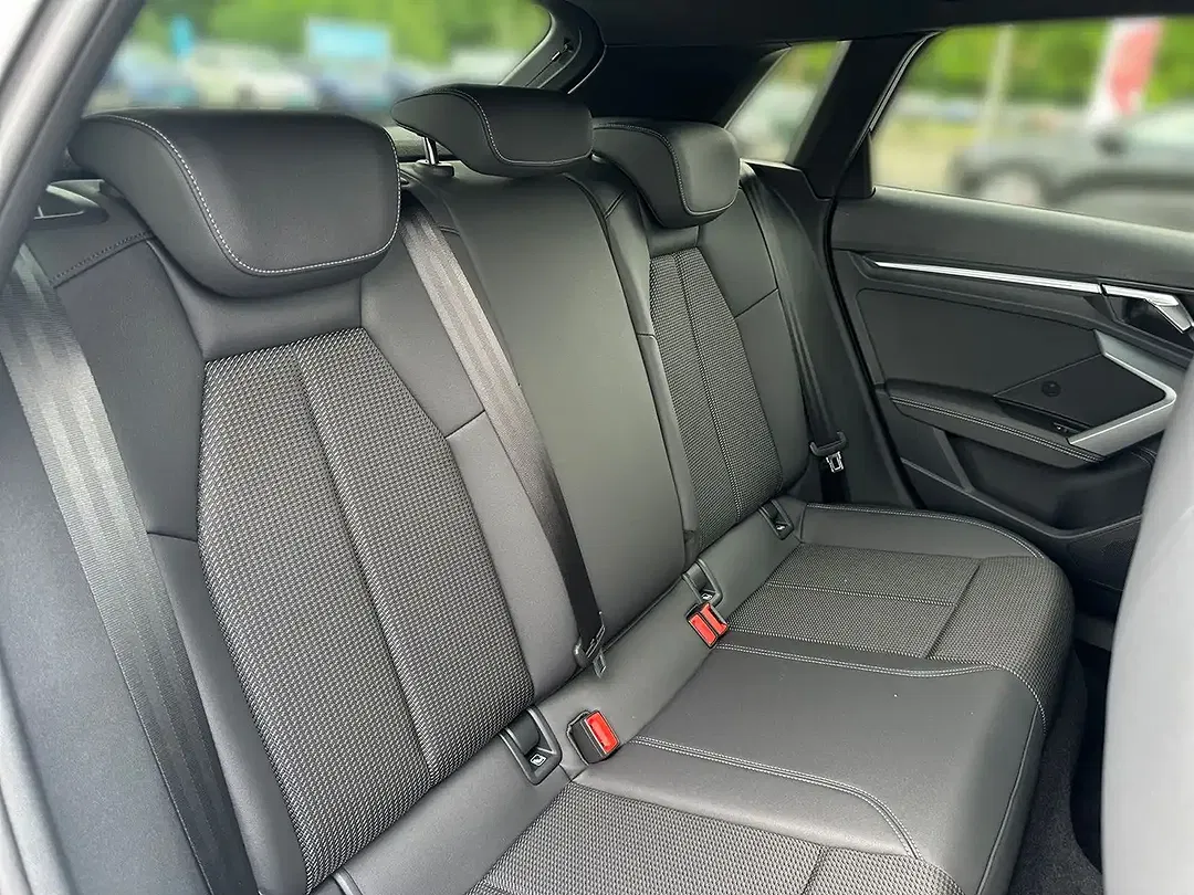Audi S3 TFSI S tronic - Thumbnail 8