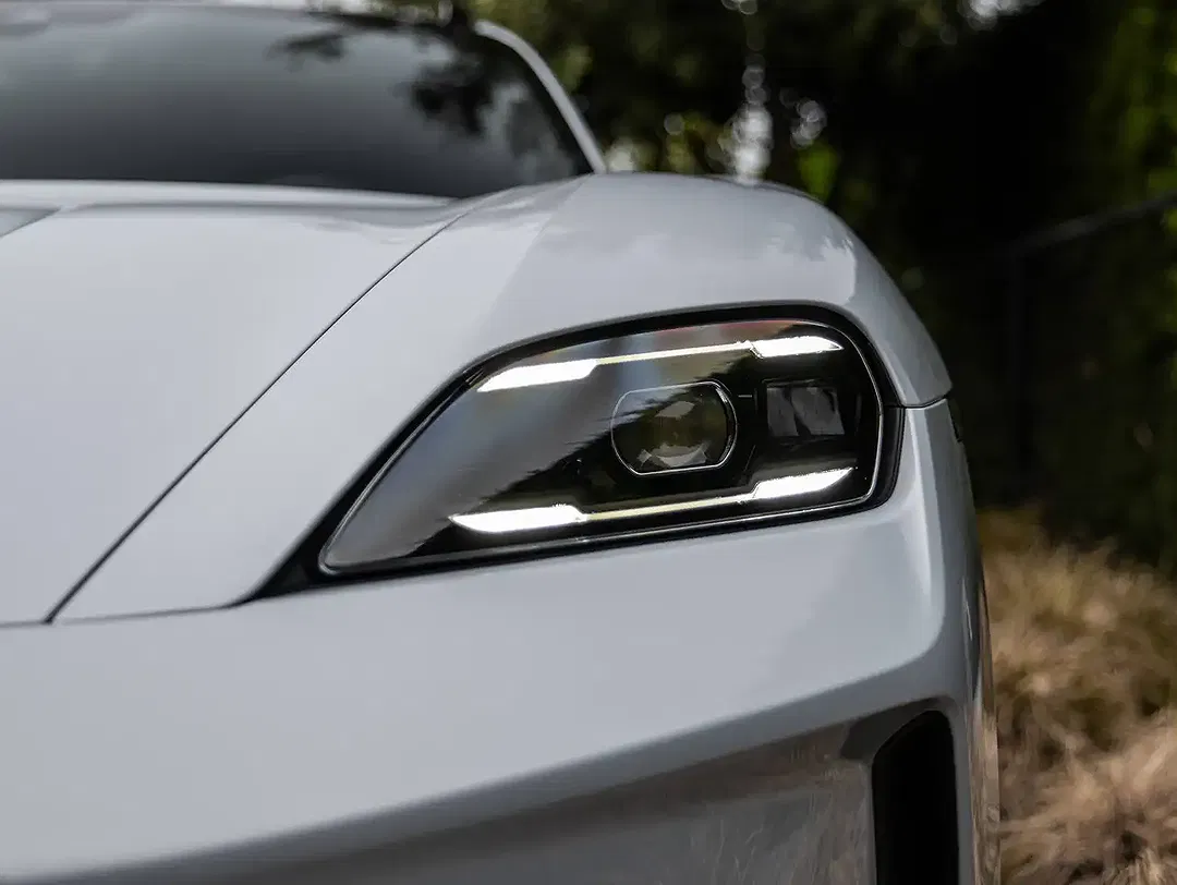 Porsche Taycan S/T - Thumbnail 14