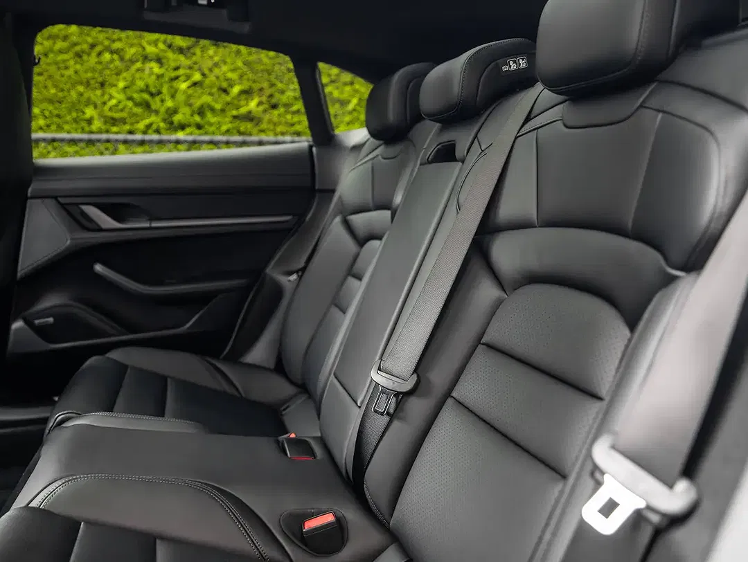 Porsche Taycan S/T - Thumbnail 9