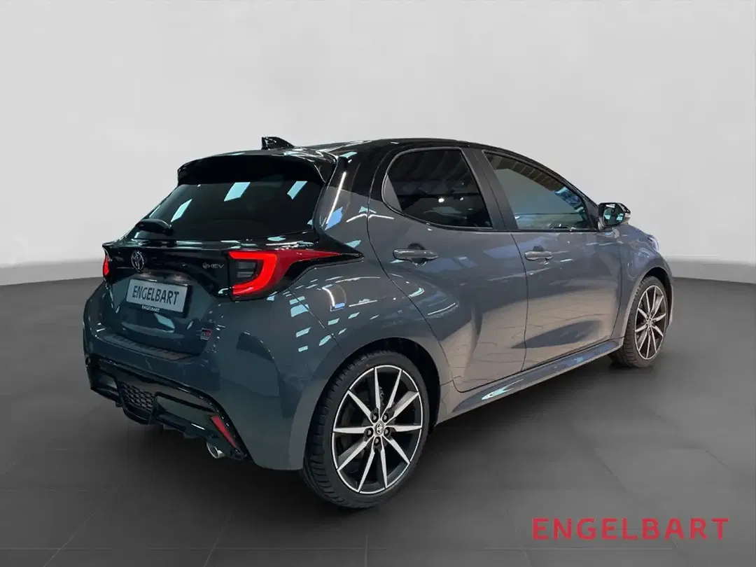 Toyota Yaris 1.5 Hybrid GR Sport - Thumbnail 3
