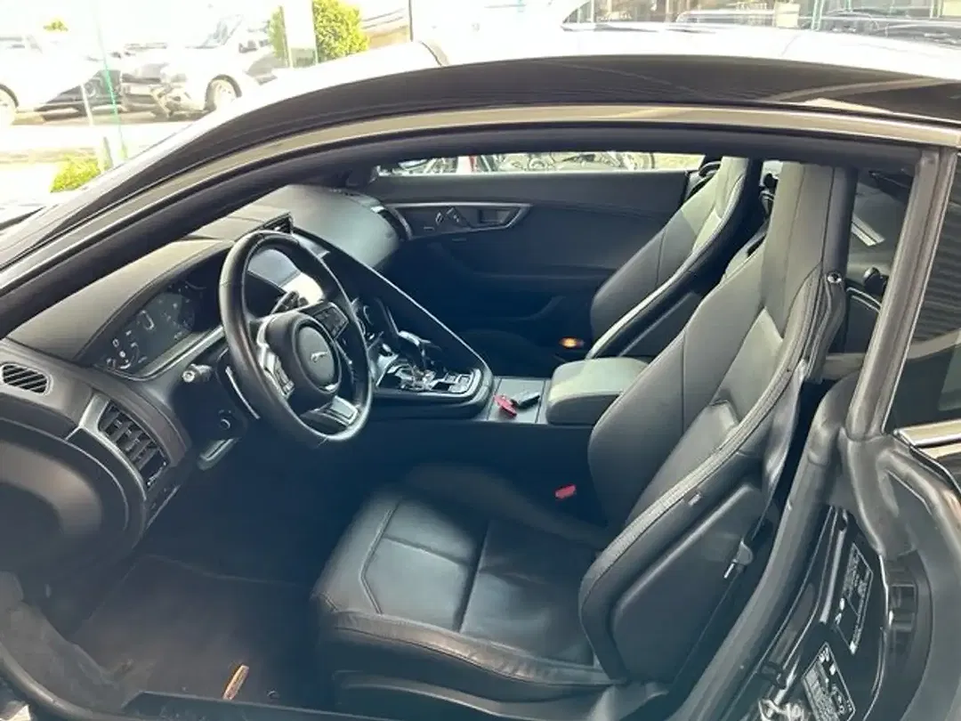 Jaguar F-Type P300 2.0 R-Dynamic - Thumbnail 5