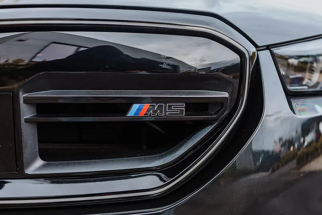 BMW M5 4.4 PHEV Touring - Thumbnail 14