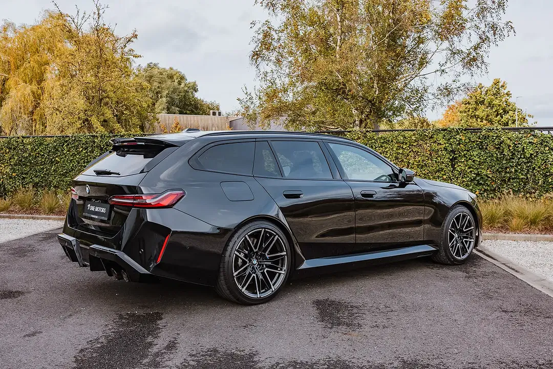 BMW M5 4.4 PHEV Touring - Thumbnail 8