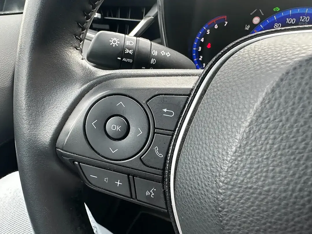 Toyota Corolla - Thumbnail 23