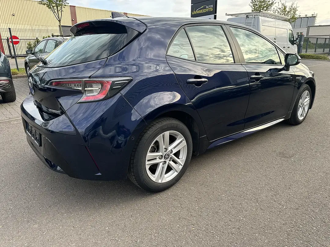 Toyota Corolla - Thumbnail 4