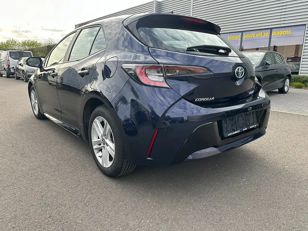 Toyota Corolla - Thumbnail 6