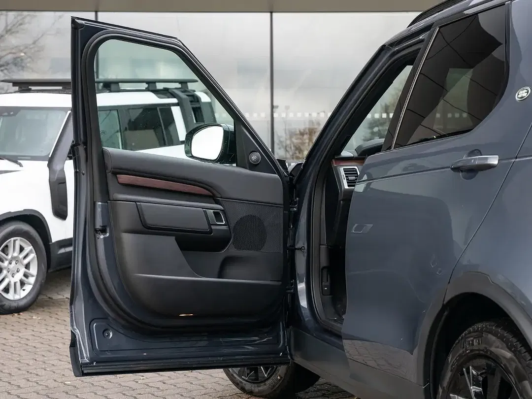Land Rover Discovery D250 4x4 S - Thumbnail 13