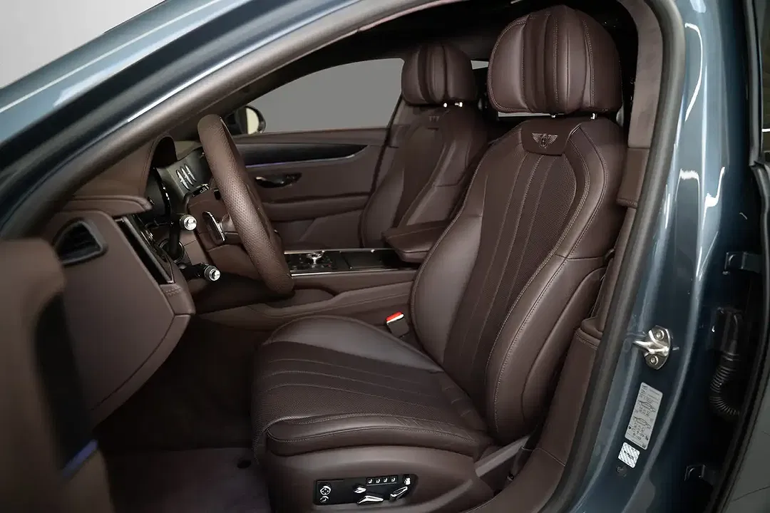 Bentley Flying Spur 4.0 V8 Hybrid - foto 15