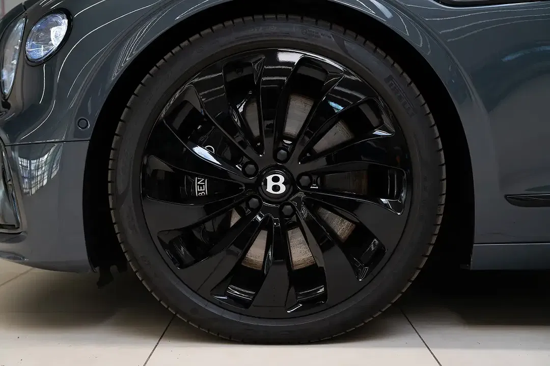 Bentley Flying Spur 4.0 V8 Hybrid - Thumbnail 9
